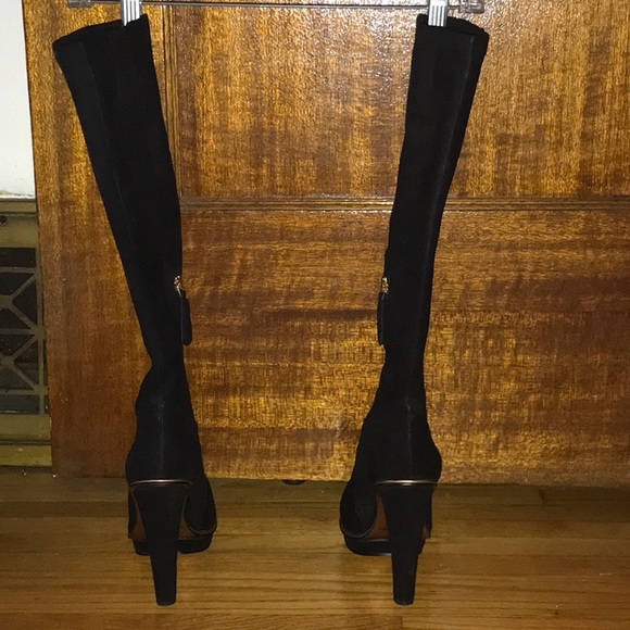 HOST PICK 🎉PARTY SEASON IS HERE 🎉🥳 BCBG MAXAZRIA Tall Boot - Picture 2 of 5